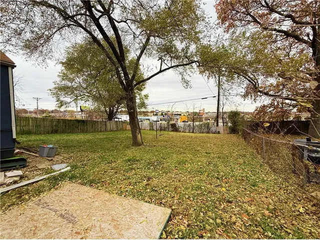 $162,000 | 11241 Highridge Drive, Independence, MO 64052