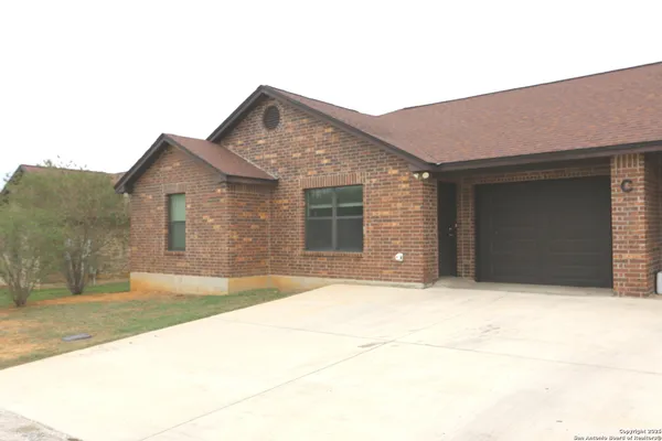 $1,500 | 16020 Us Highway, Unit A1, Adkins, TX 78101