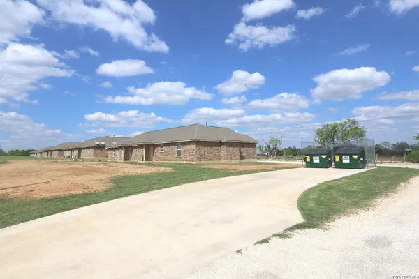 $1,500 | 16020 Us Highway 87 W, Unit A1, Adkins, TX 78101