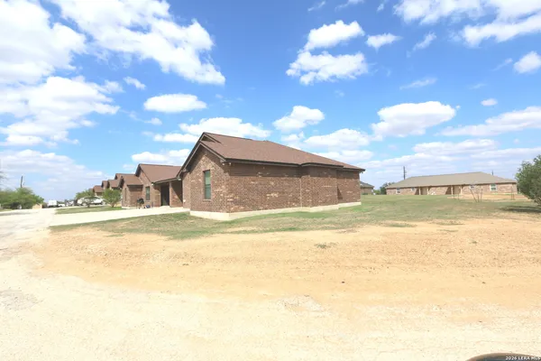 $1,500 | 16020 Us Highway 87 W, Unit A1, Adkins, TX 78101