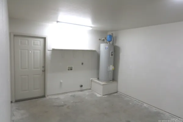 $1,500 | 16020 Us Highway 87 W, Unit A1, Adkins, TX 78101