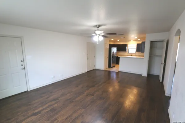 $1,500 | 16020 Us Highway 87 W, Unit A1, Adkins, TX 78101