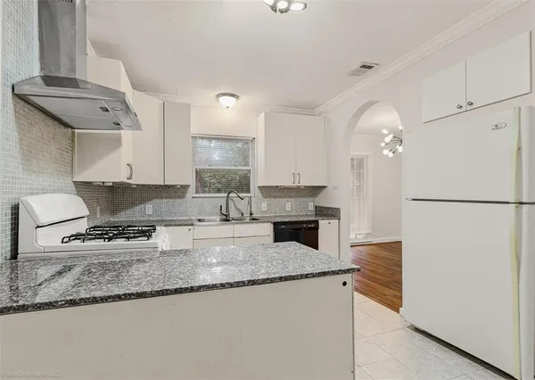 $1,795 | 1006 Briarwood Drive, Garland, TX 75041