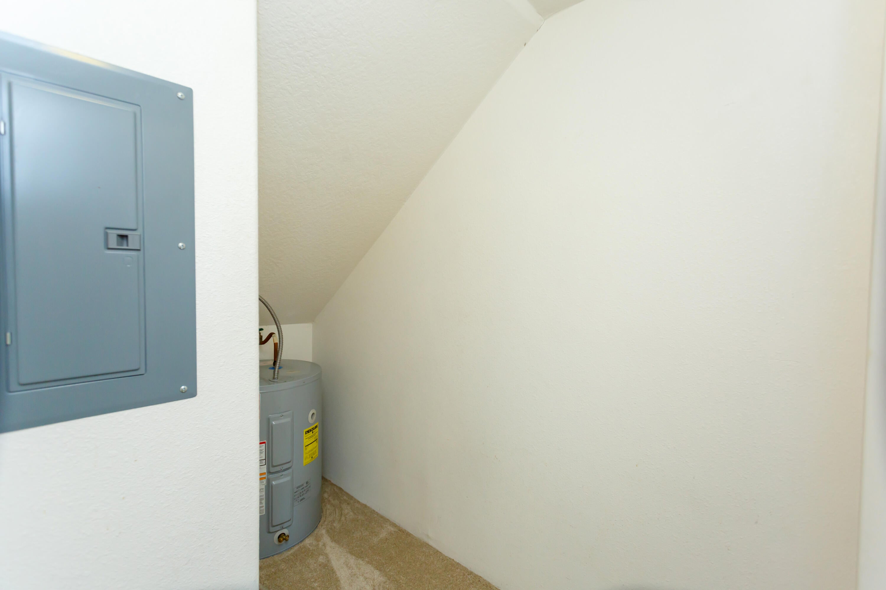 450 Midway Road, Unit 24 Medford, OR 97501 - Photo 10 of 29 450MIDWAY_#24_StorageInside