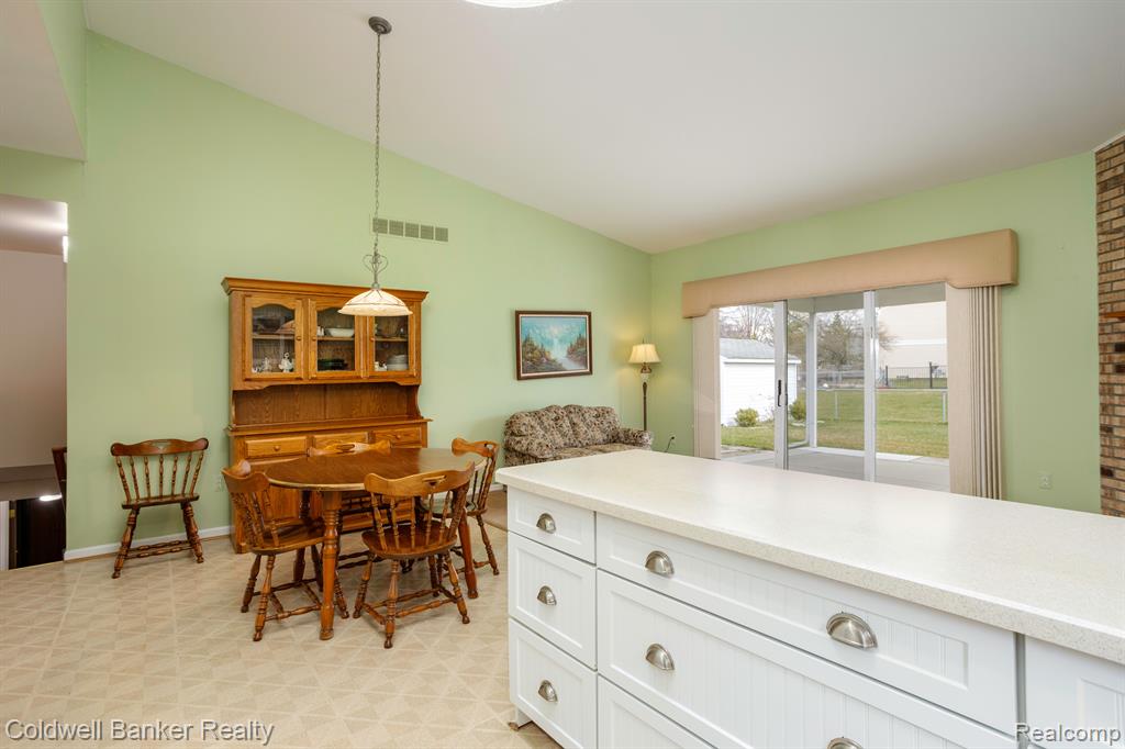 1406 Knightsbridge Road Canton, MI 48187 - Photo 8 of 28