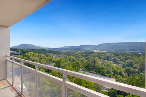 $439,000 | 1131 Stringers Ridge Road, Unit 9J, Chattanooga, TN 37405
