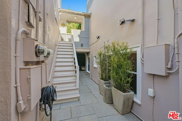 $2,675,000 | 43 Dudley Avenue, Venice, CA 90291