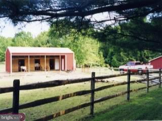 925 Parestis Road Barto, PA 19504 - Photo 3 of 6 Gallery Image 3