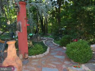 925 Parestis Road Barto, PA 19504 - Photo 4 of 6 Gallery Image 4