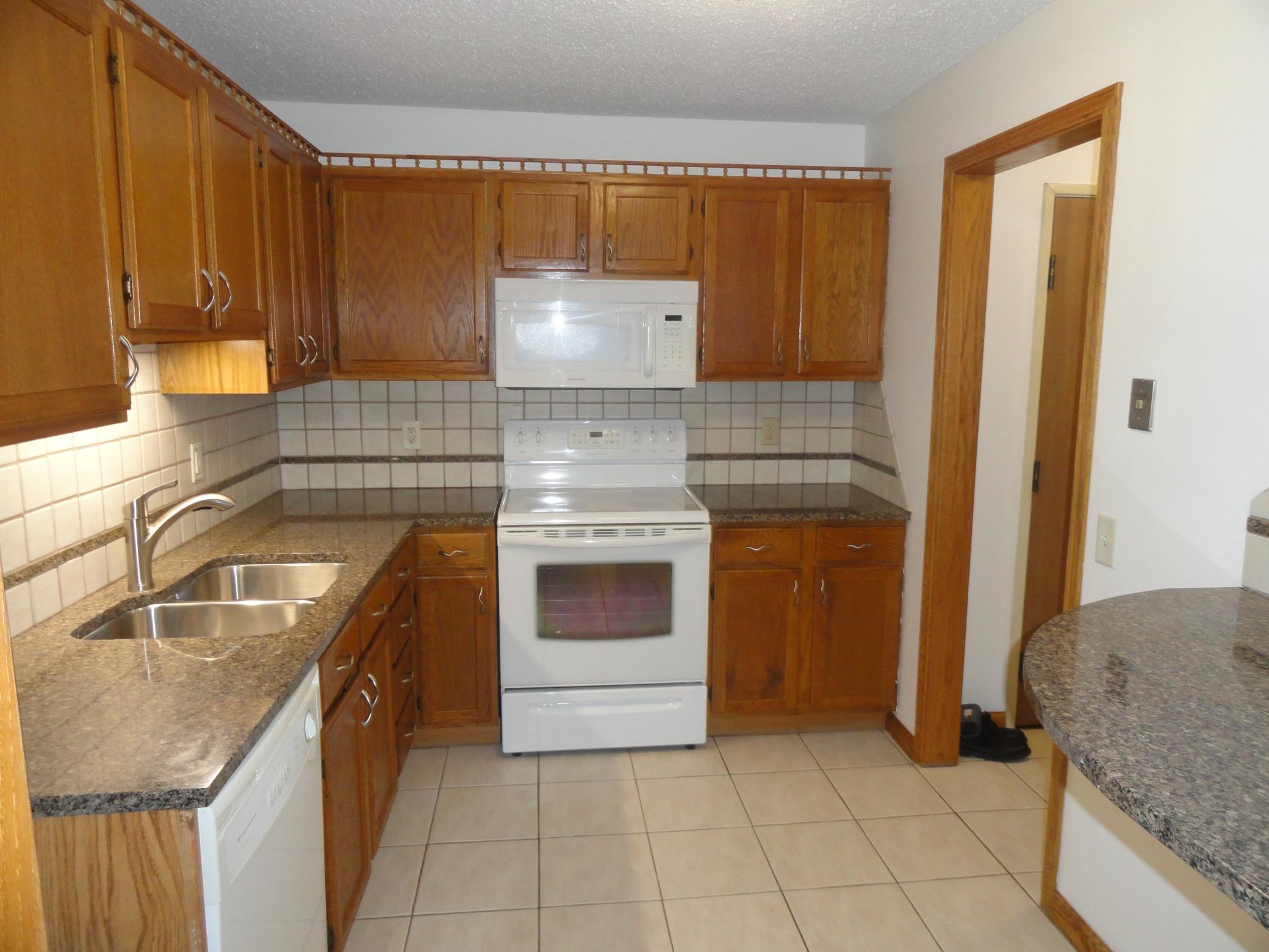 500 County B Road West, Unit 111 Roseville, MN 55113 - Photo 5 of 24 Gallery Image 5