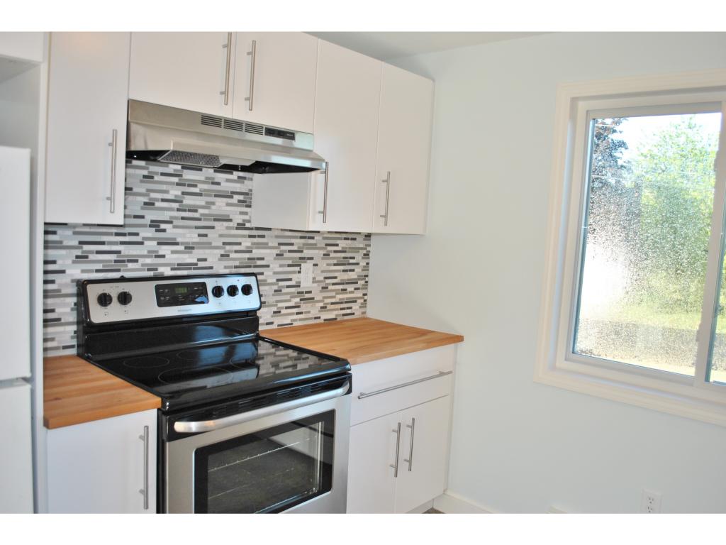 19 Boyd Road, Unit 1 Londonderry, NH 03053 - Photo 6 of 12
