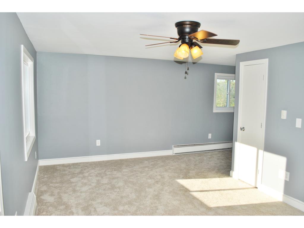 19 Boyd Road, Unit 1 Londonderry, NH 03053 - Photo 8 of 12