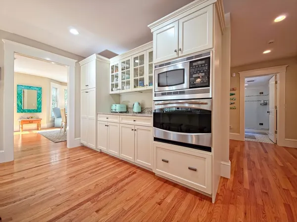 $1,900,000 | 552 Main Street, Barnstable, MA 02635