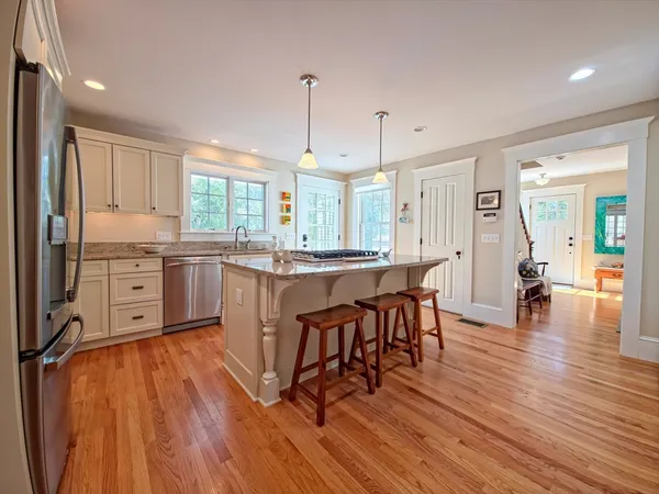 $1,900,000 | 552 Main Street, Barnstable, MA 02635