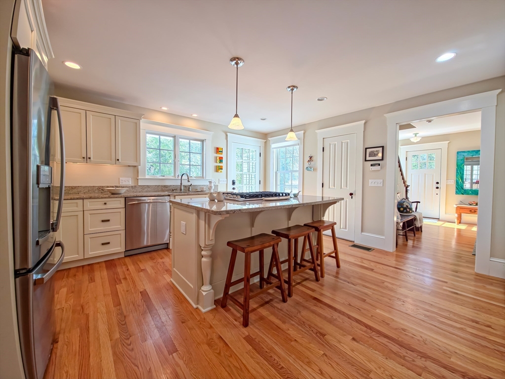 552 Main Street Barnstable, MA 02635 - Photo 7 of 42
