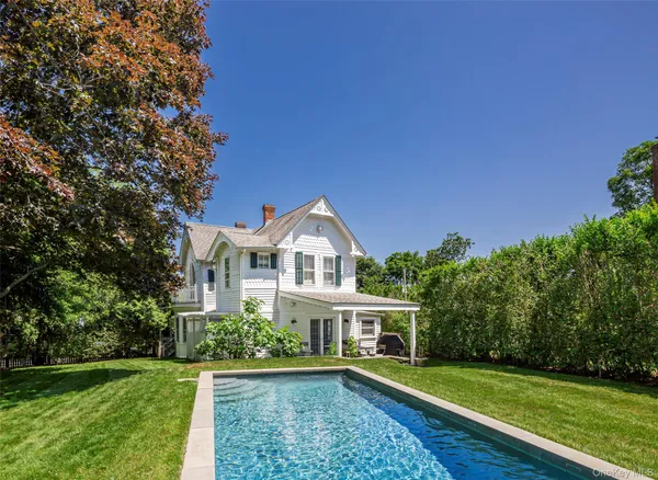 $2,525,000 | 20 Spring Garden Avenue, Shelter Island Heights, NY 11965