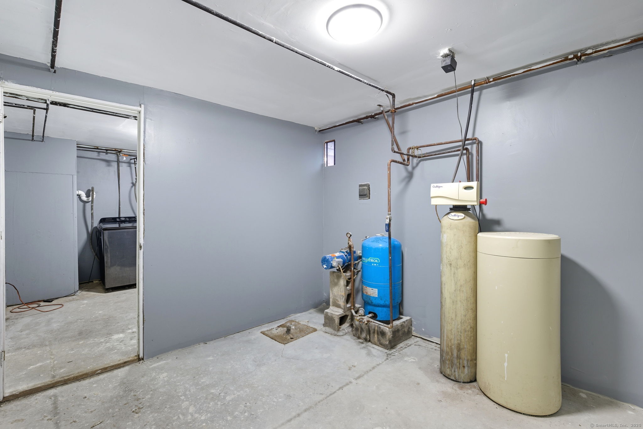 41 Chestnut Drive Windsor, CT 06095 - Photo 22 of 27 a view of a storage & utility room