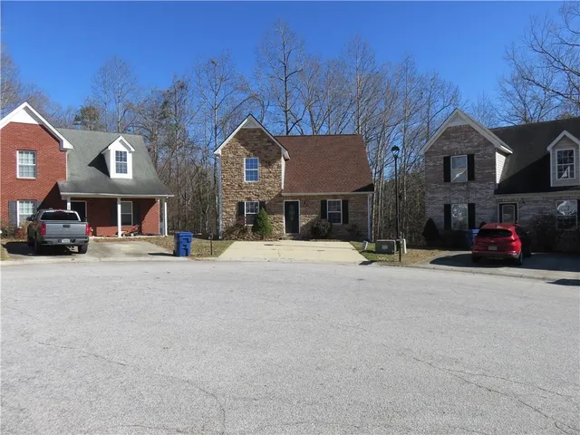 $1,950 | 204 Twin Pines Court, Dallas, GA 30132