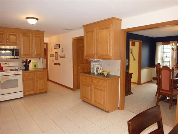 7 Newcastle Road Ashland, MA 01721 - Photo 11 of 27 Gallery Image 11