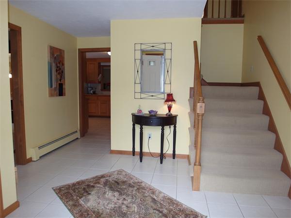 7 Newcastle Road Ashland, MA 01721 - Photo 4 of 27 Gallery Image 4