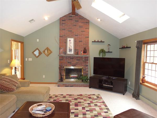 7 Newcastle Road Ashland, MA 01721 - Photo 7 of 27 Gallery Image 7