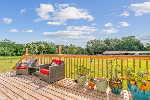 a view of a cars park in front of house