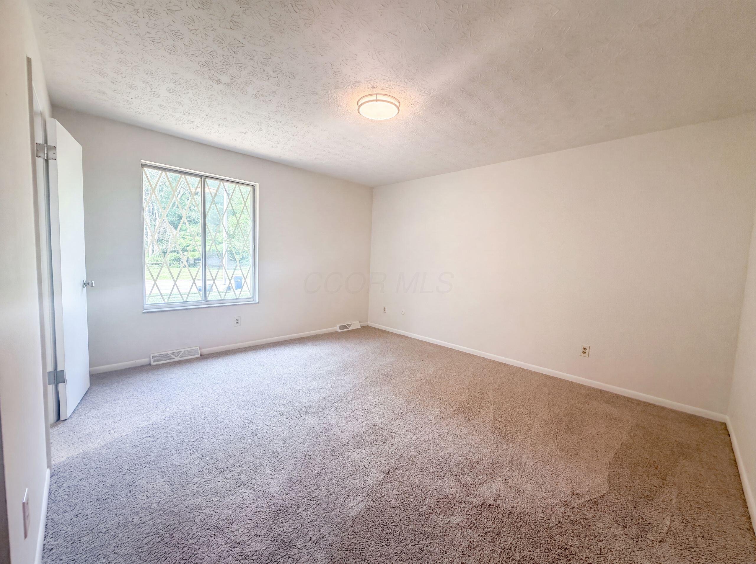 5129 Etna Road Whitehall, OH 43213 - Photo 10 of 22 listing_9