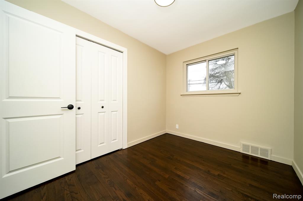 46985 Heydenreich Road Macomb, MI 48044 - Photo 37 of 60