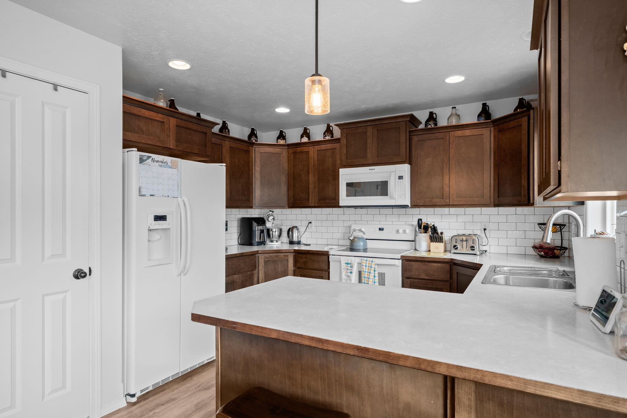 18224 Selkirk Estates Road Greenacres, WA 99016 - Photo 5 of 24