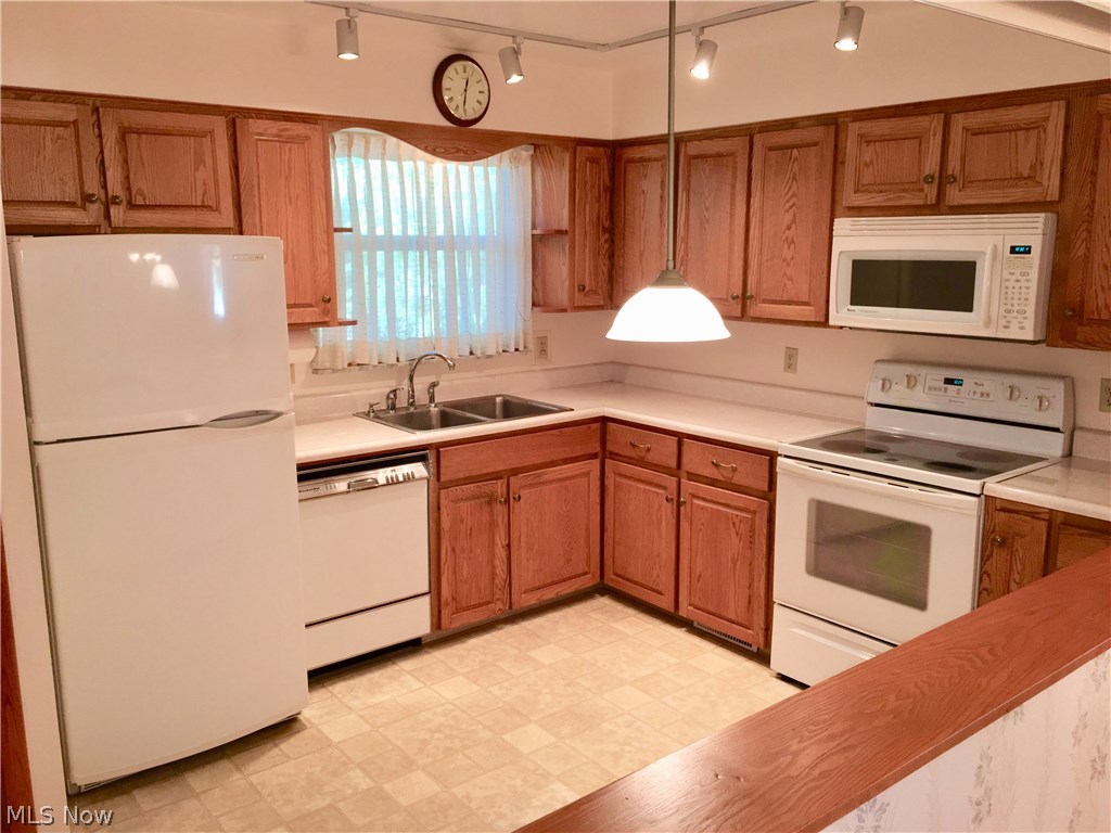 2603 Abington Road Fairlawn, OH 44333 - Photo 2 of 14