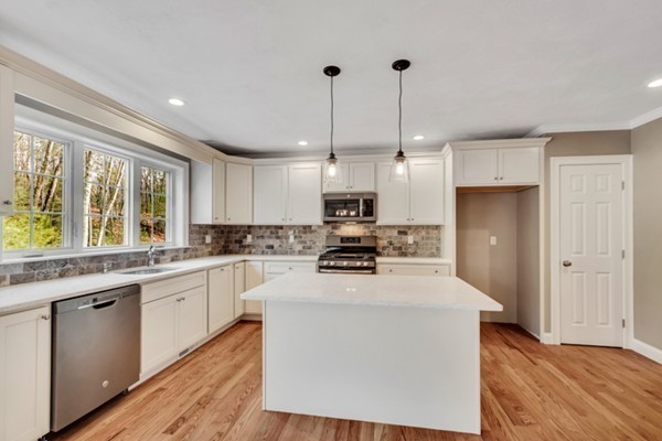 4 Parker Road Berlin, MA 01503 - Photo 6 of 13