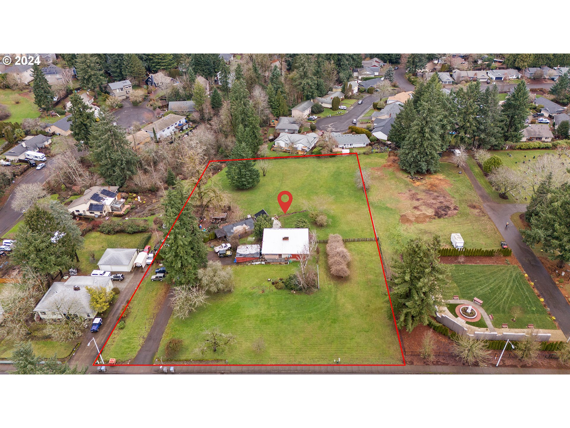 11735 Southwest Gaarde Street Tigard, OR 97223 - Photo 1 of 11 a picture of city view
