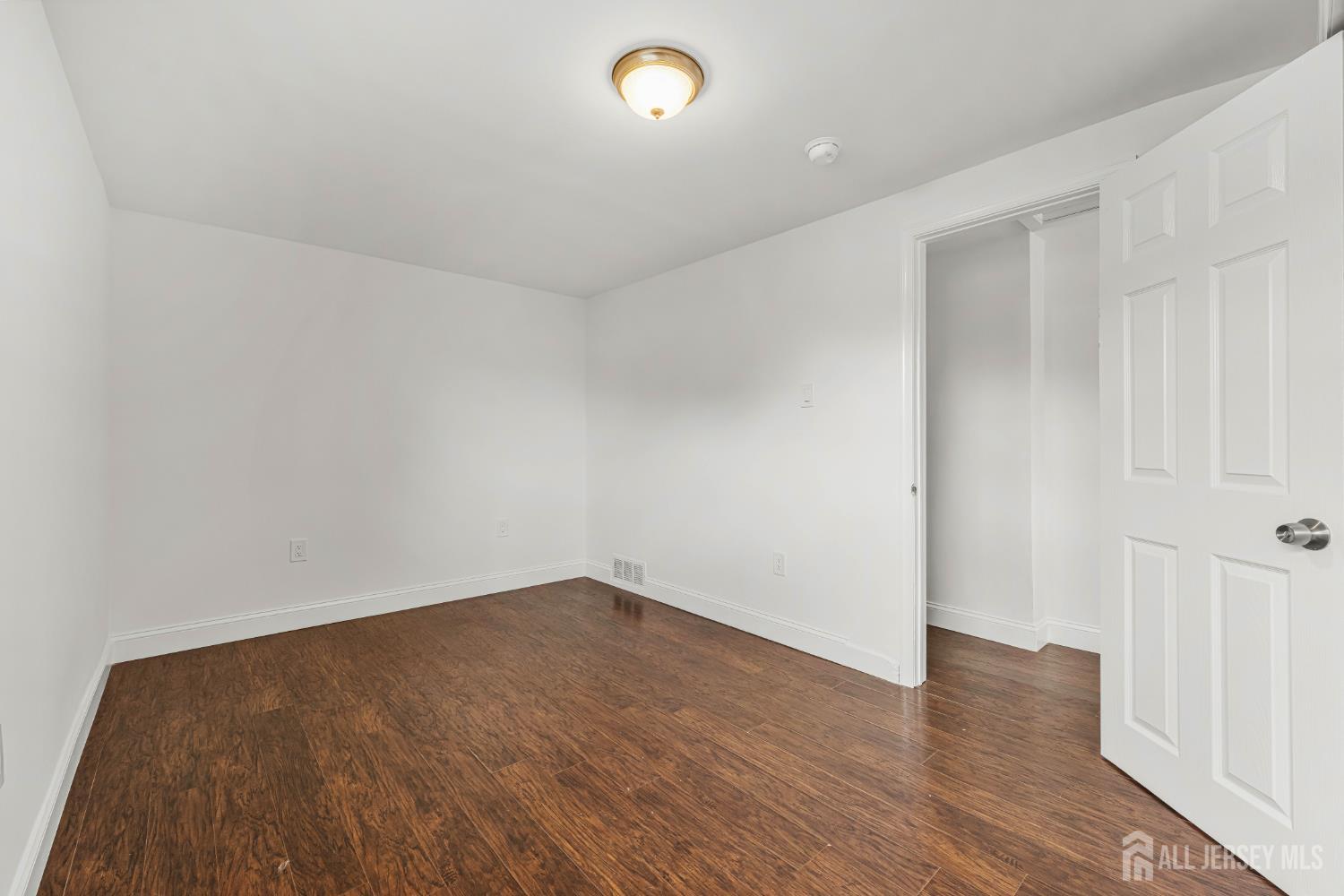 23 Longfield Road New Brunswick, NJ 08901 - Photo 32 of 50