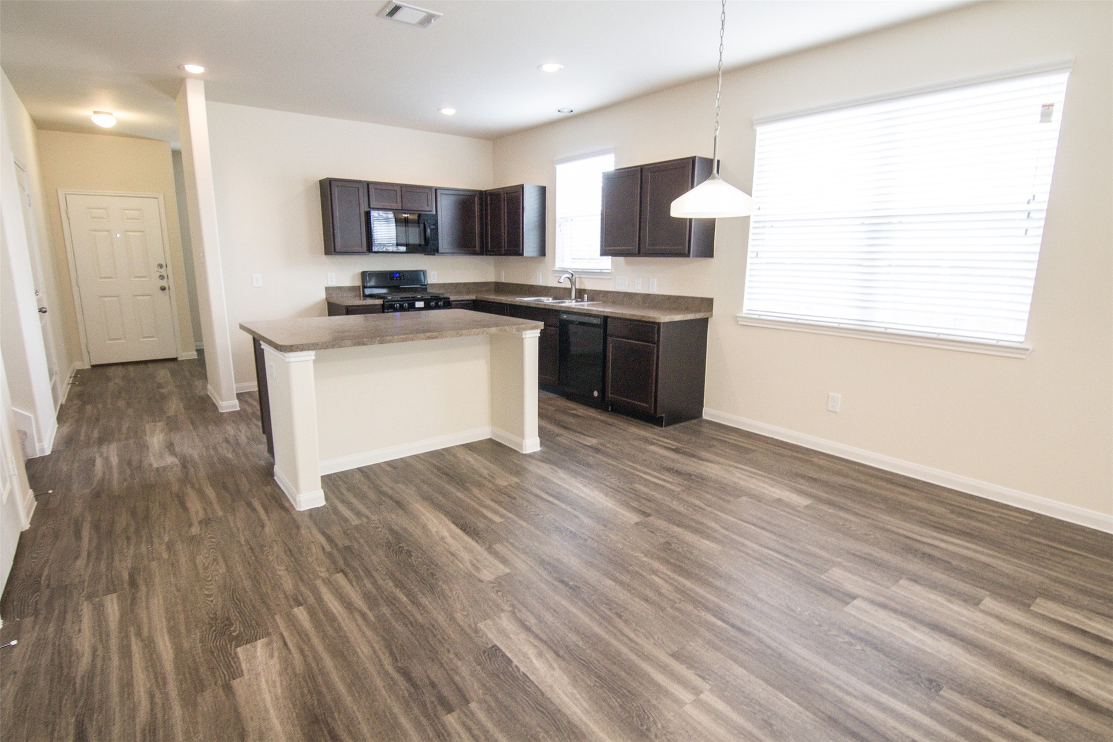 29614 Clover Shore Drive Spring, TX 77386 - Photo 5 of 15 Photos may be representative of the floor plan and not the exact home. Finishes, layout, and features of the actual property for lease may vary.