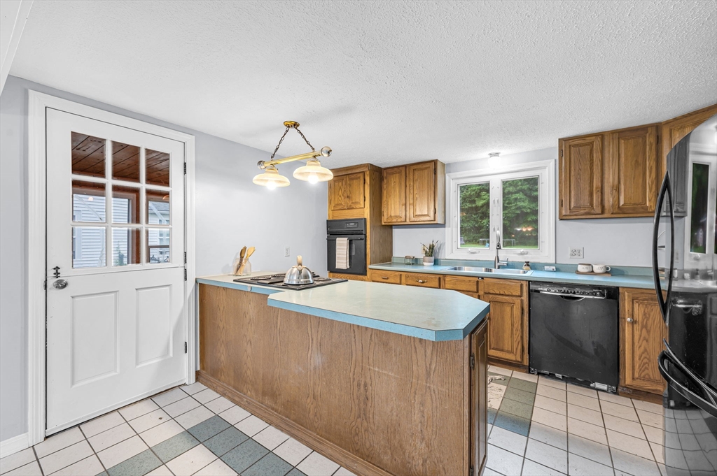 2140 Palmer Road Three Rivers, MA 01080 - Photo 9 of 30