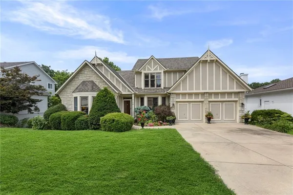 $710,000 | 4108 Northeast Courtney Drive, Lee's Summit, MO 64064