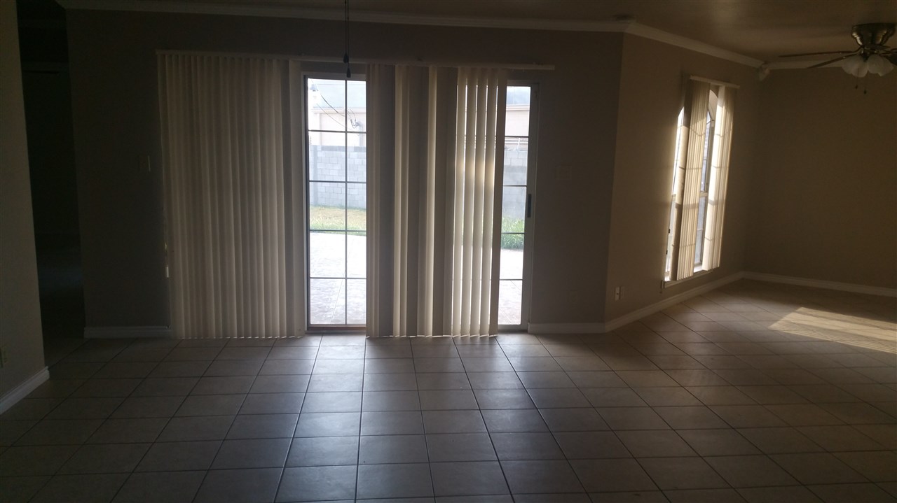 8920 Liberty Loop Laredo, TX 78045 - Photo 9 of 10 Gallery Image 9