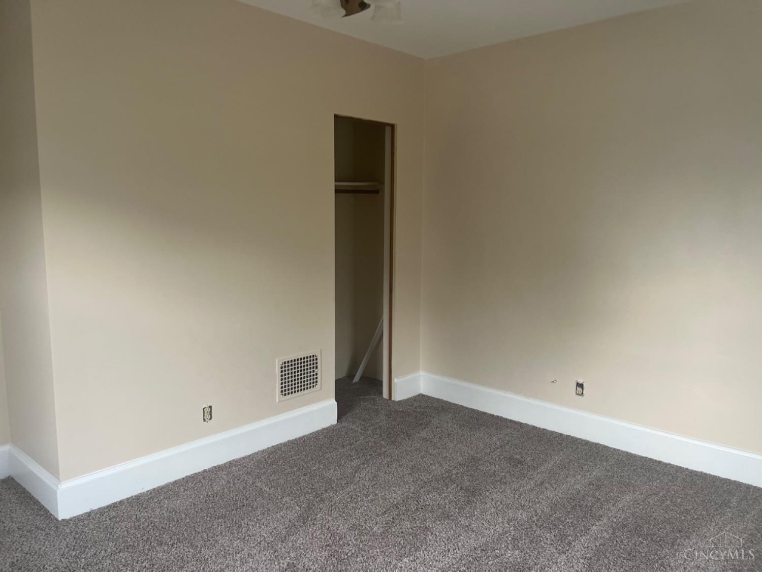 1544 Adams Road Cincinnati, OH 45231 - Photo 11 of 23 Gallery Image 11