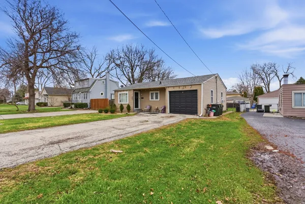$255,000 | 2713 Landen Drive, Melrose Park, IL 60164