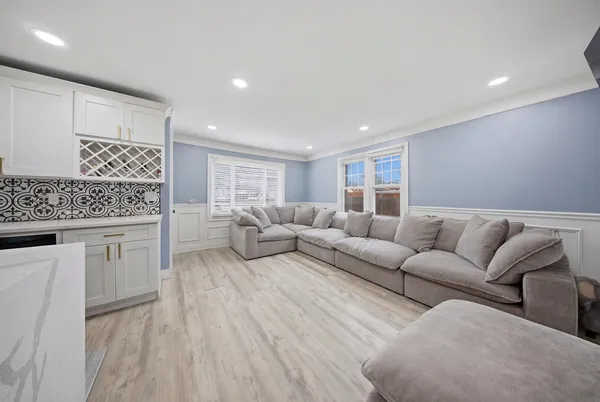 $255,000 | 2713 Landen Drive, Melrose Park, IL 60164