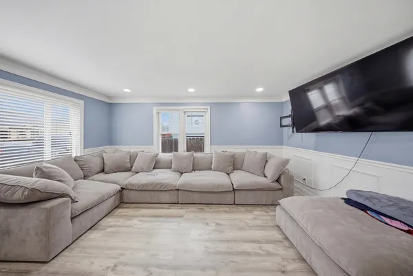 $255,000 | 2713 Landen Drive, Melrose Park, IL 60164