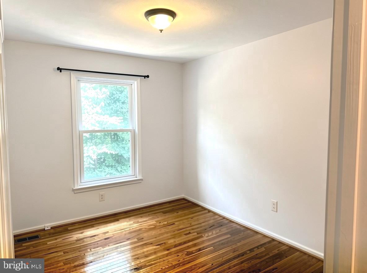 6223 Rathlin Drive Springfield, VA 22152 - Photo 16 of 30 Bedroom 2