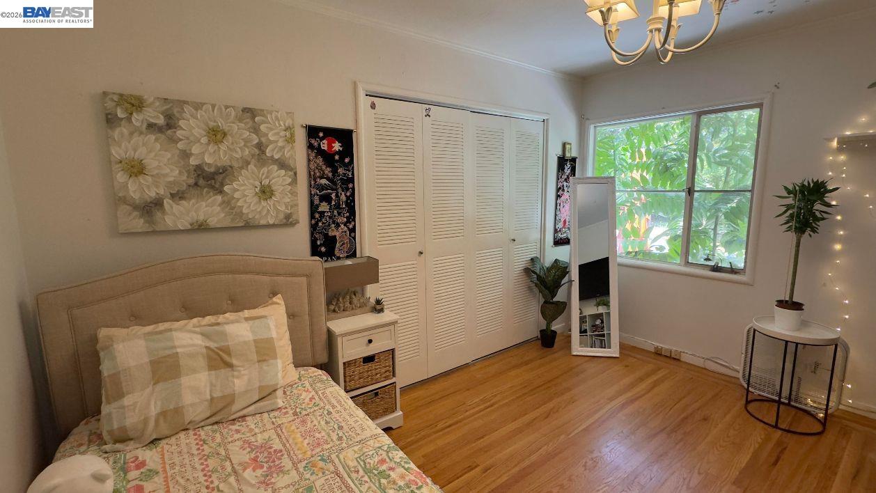 190 Alderwood Road Walnut Creek, CA 94598 - Photo 11 of 29 a bedroom with a bed and a window