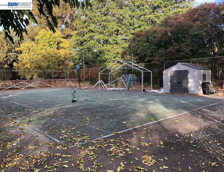 190 Alderwood Road Walnut Creek, CA 94598 - Photo 18 of 29 a view of a basketball court