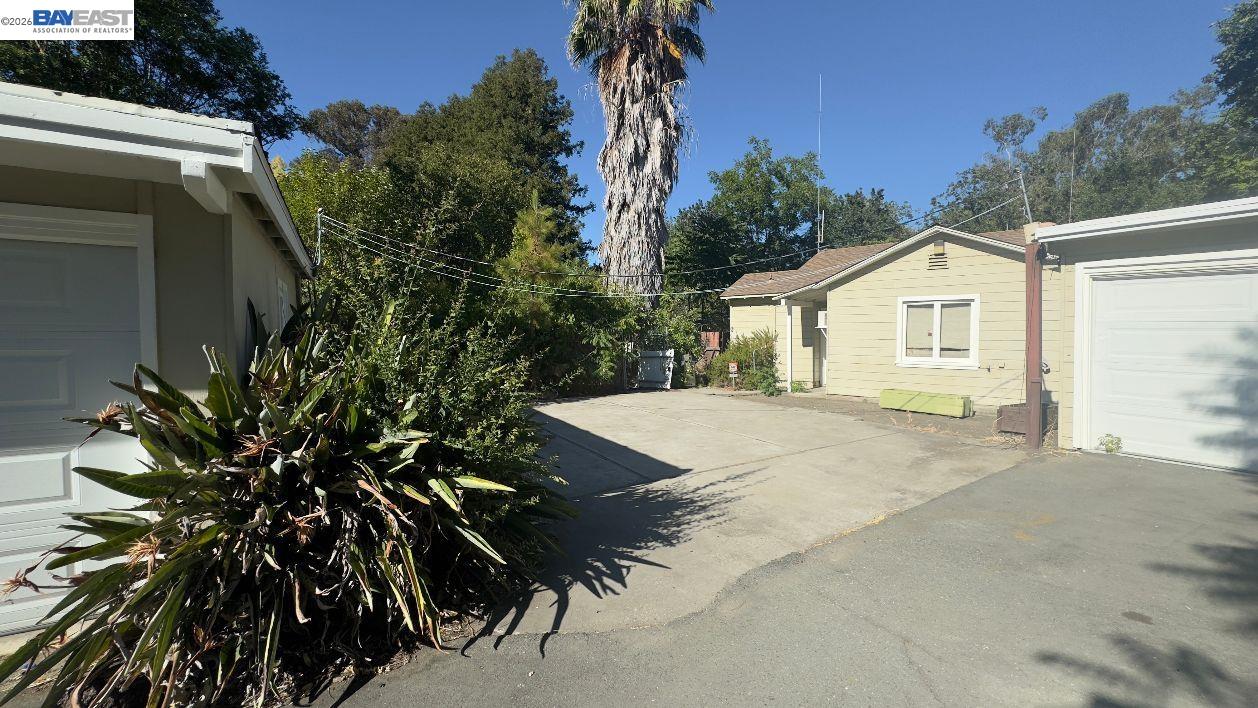 190 Alderwood Road Walnut Creek, CA 94598 - Photo 24 of 29 a view of a house with a yard