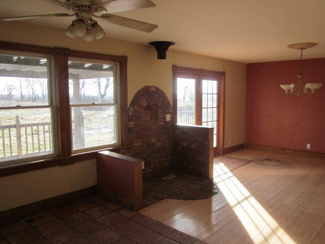 10555 Lenawee County Line Road Milan, MI 48160 - Photo 7 of 13 20387464-6.JPG