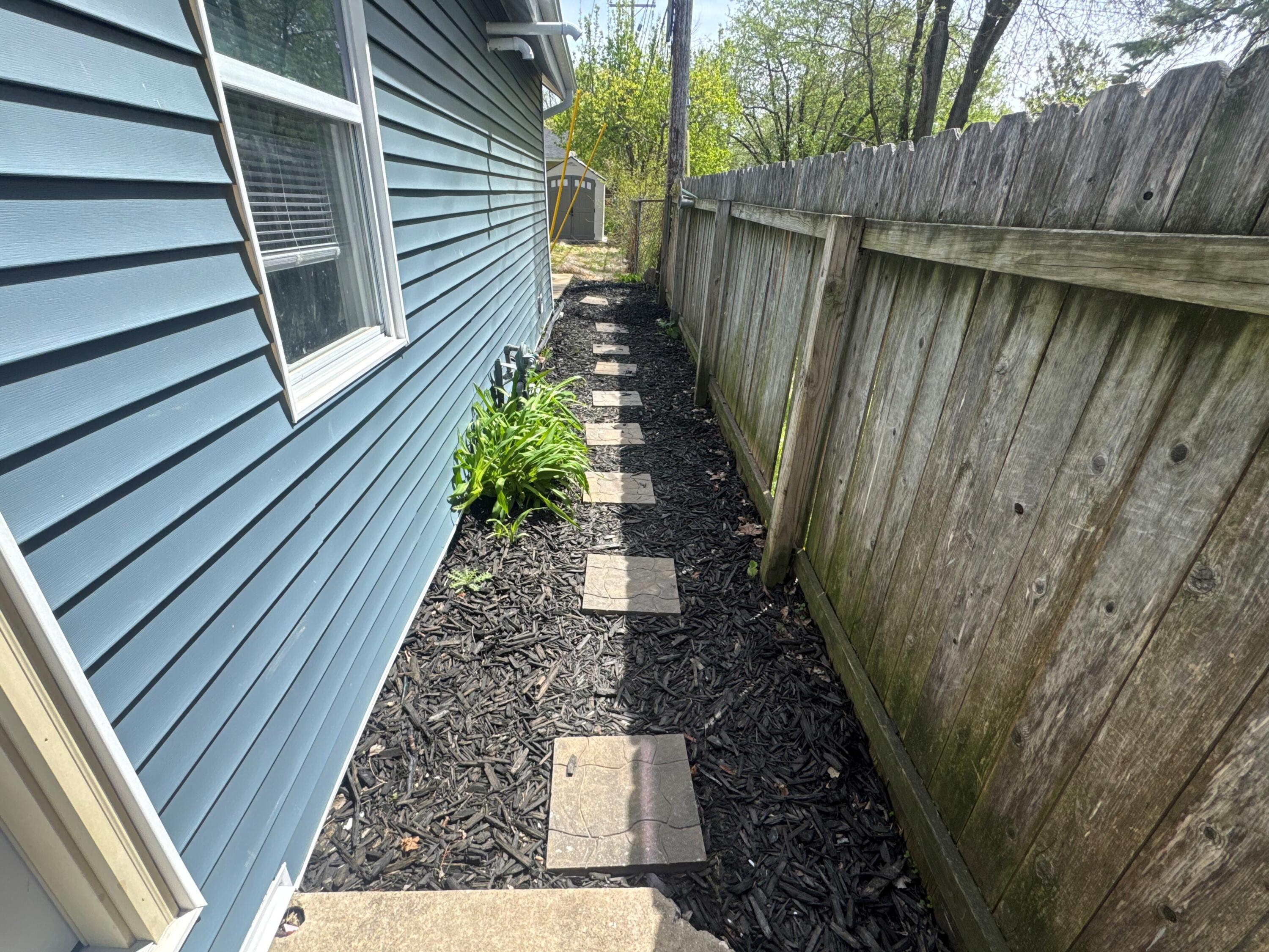 709 Dexter Street Madison, WI 53704 - Photo 15 of 19 Right Elevation
