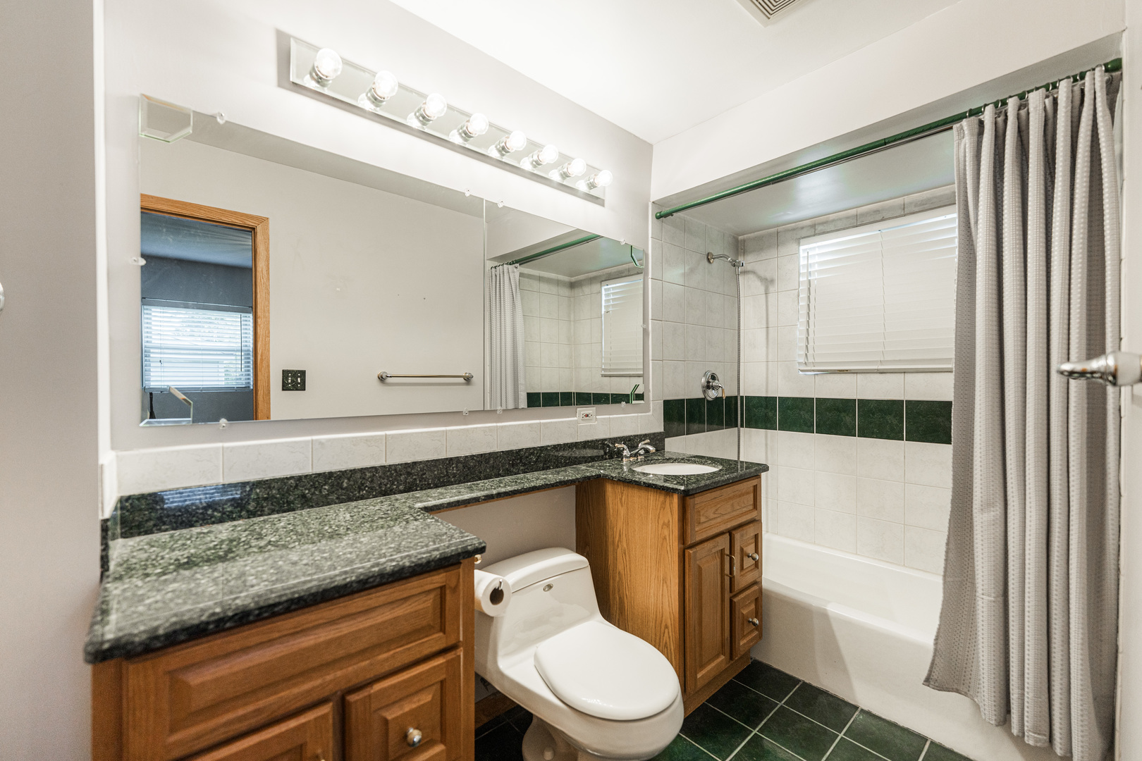 4N427 3rd Avenue Addison, IL 60101 - Photo 12 of 34 Gallery Image 12