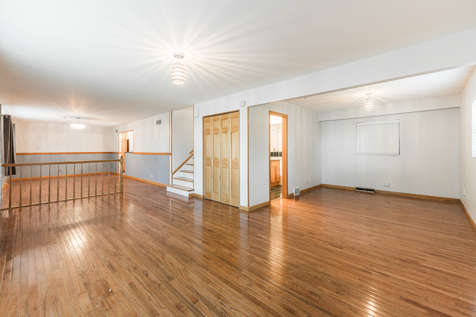 4N427 3rd Avenue Addison, IL 60101 - Photo 4 of 34 Gallery Image 4
