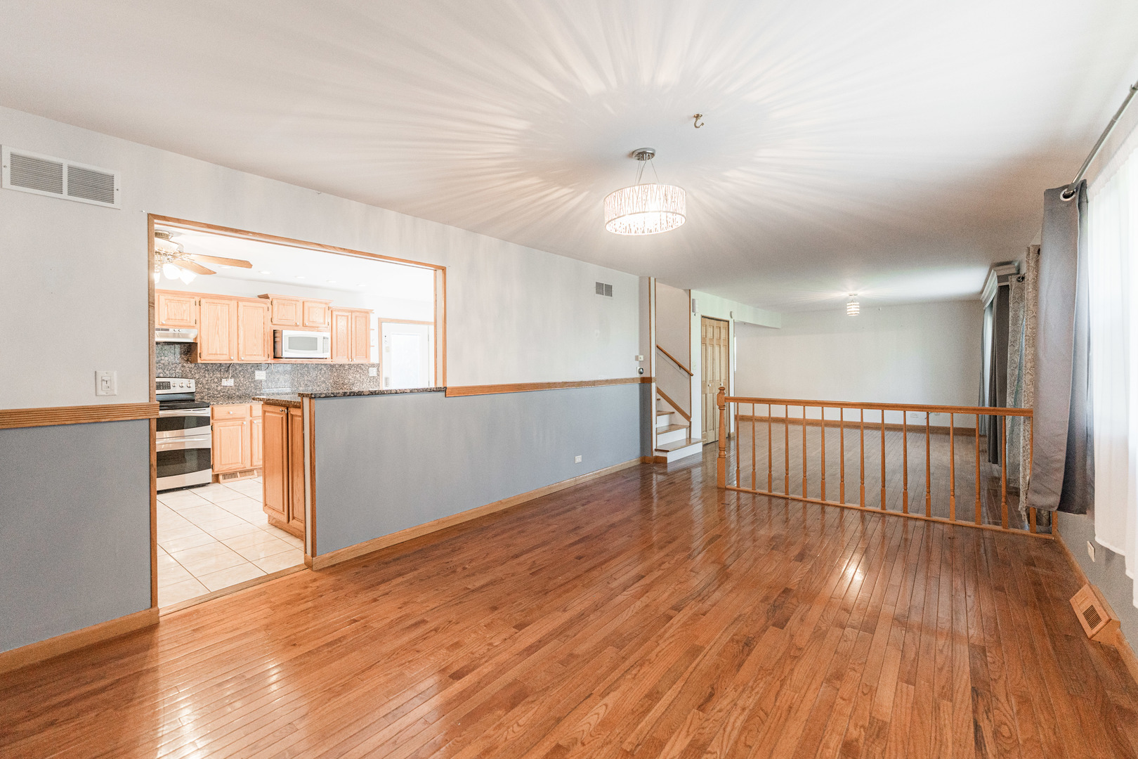 4N427 3rd Avenue Addison, IL 60101 - Photo 7 of 34 Gallery Image 7